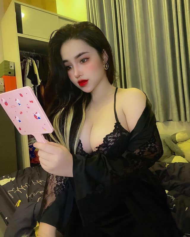 Hot girl Nguyễn Nghi Văn